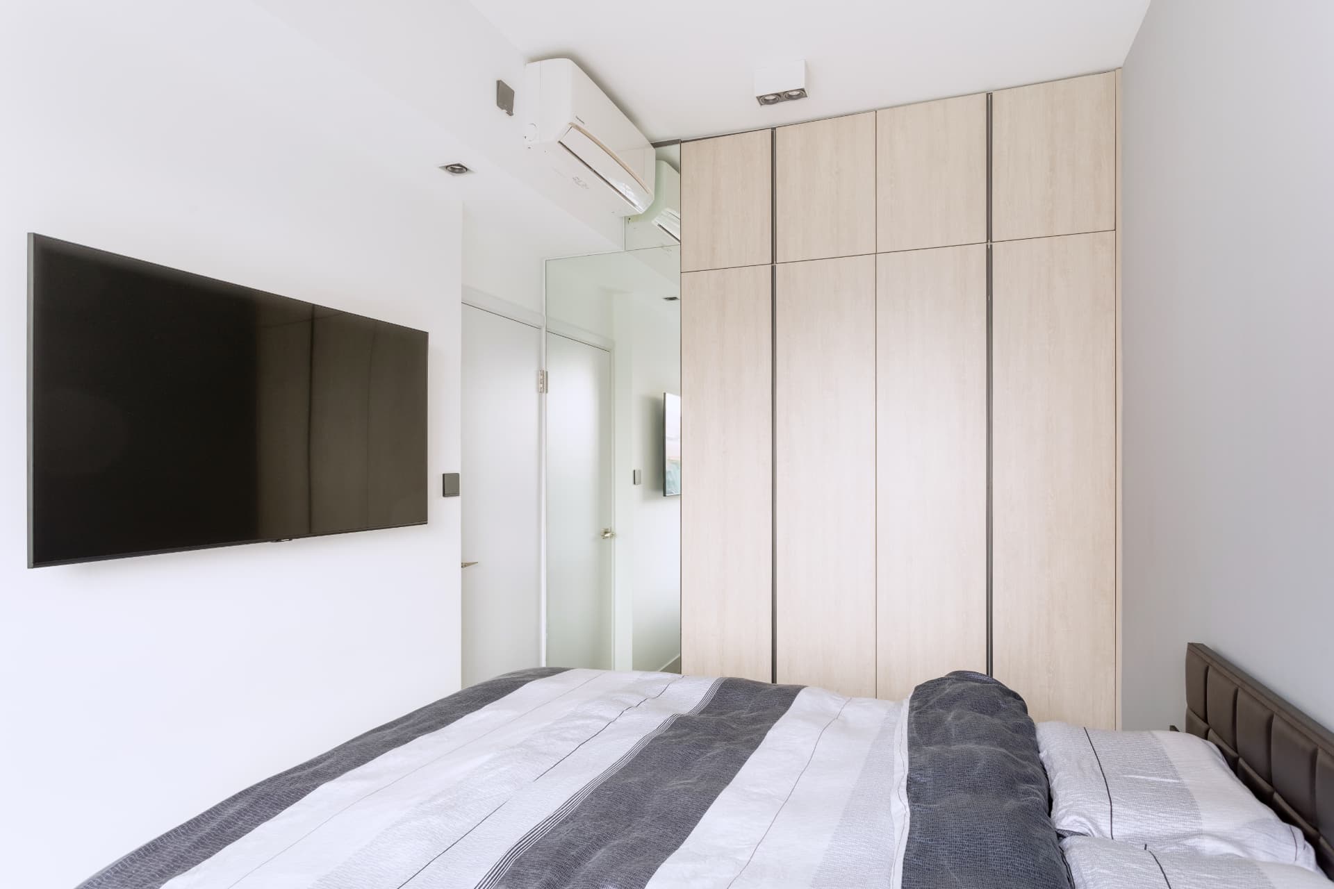 Clean & Warm interior detail 5