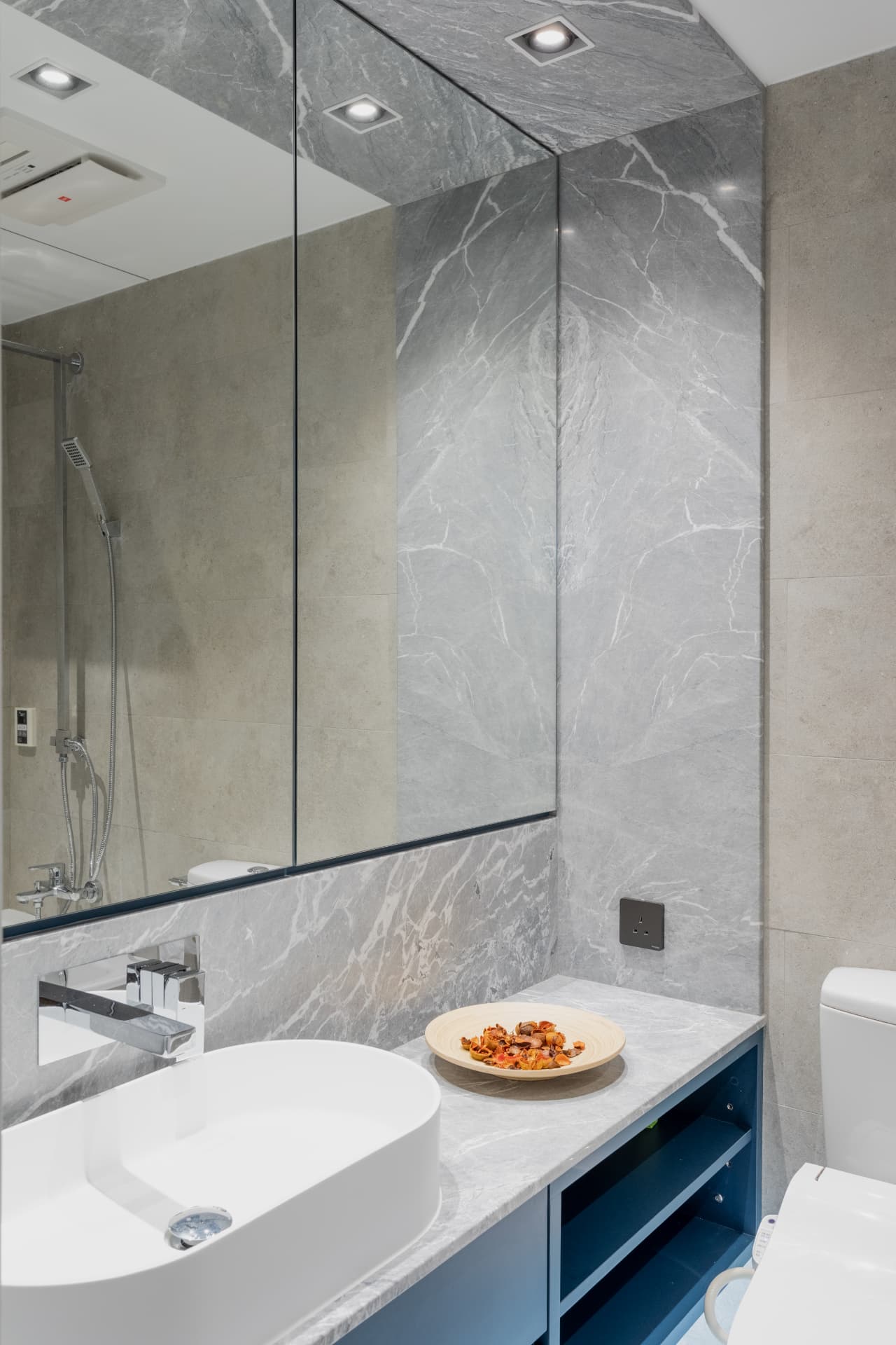 Clean & Warm interior detail 3